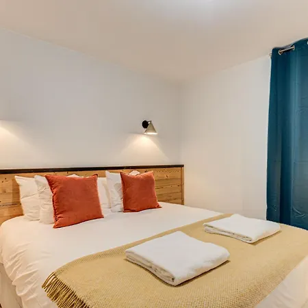 White Pearl A03, Alpes Agency, Chamonix, Sleeps 2-4
