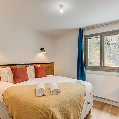 White Pearl A03, Alpes Agency, Chamonix, Sleeps 2-4 シャモニー