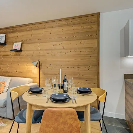 White Pearl A03, Alpes Agency, Chamonix, Sleeps 2-4