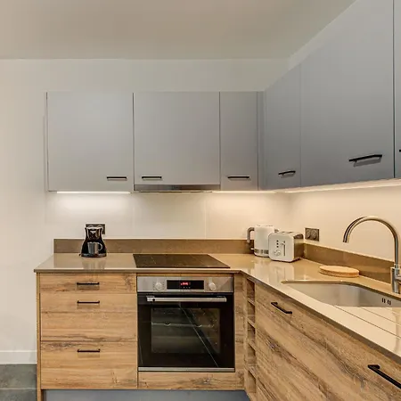 Daire White Pearl A03, Alpes Agency, Chamonix, Sleeps 2-4